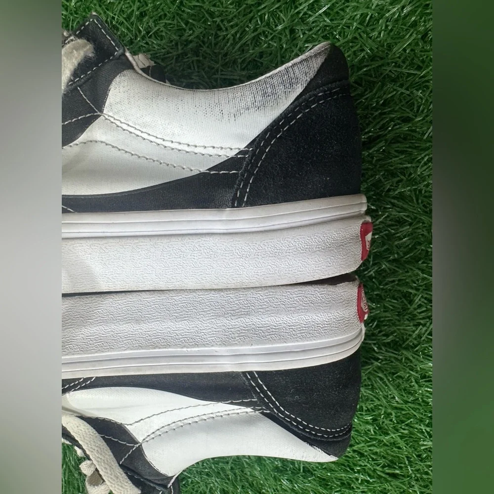 Vans Unisex Black and White Sneakers Size‎ M-7.5 W-9.0